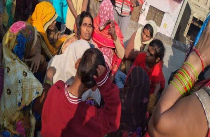 bulandshahr.jpg डेढ़ वर्षीय मासूम बेटे का गला काटकर मां ने भी छत से लगा दी मौत की छलांग