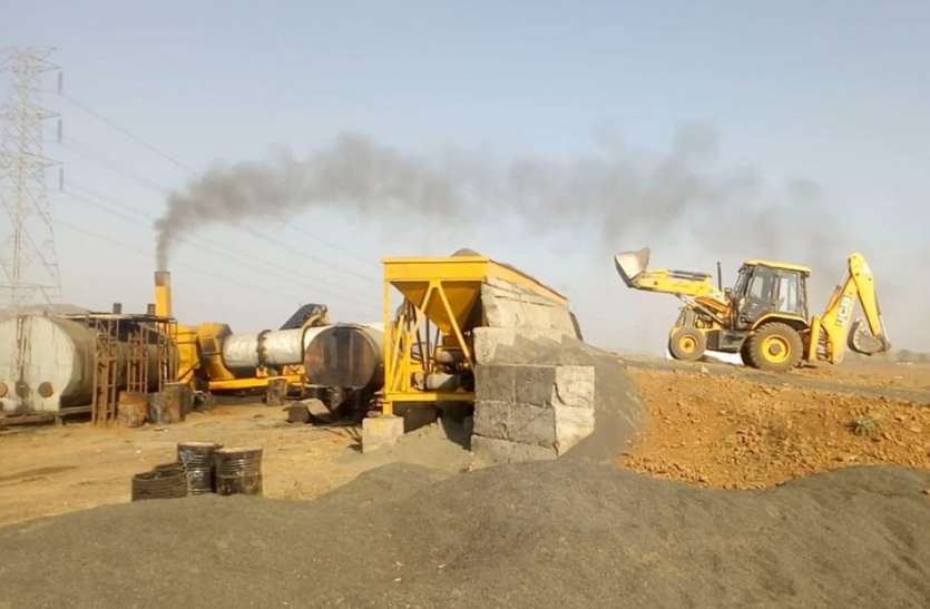 Ballast seized by the mineral department, now being used in asphalt plant खनिज विभाग ने जब्त की थी गिट्टी, अब डामर प्लांट में किया जा रहा उपयोग