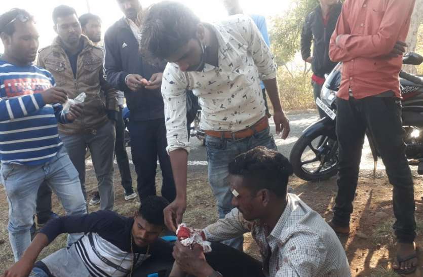 Six people injured in road accident, one serious सड़क हादसे में छह लोग घायल, एक गंभीर