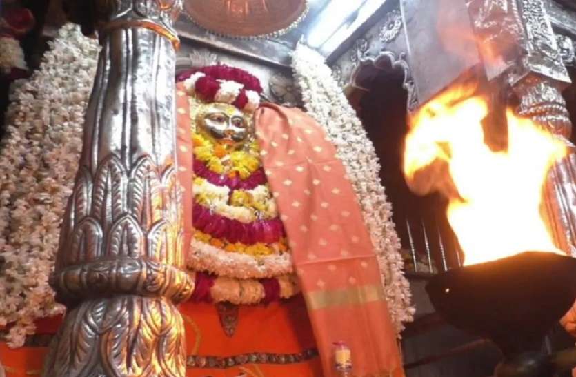 After 50 years kaal bhairav of kashi fully left kalevar / Chola काशी के कोतवाल काल भैरव ने 50 साल बाद छोड़ा चोला, बड़ी विपत्ति टलने का माना जा रहा संकेत