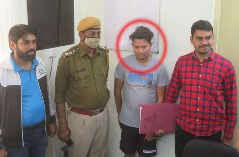 दिल्ली पुलिस ने राजस्थान के टोंक से फरार ईनामी शूटर को किया गिरफ्तार दिल्ली पुलिस ने राजस्थान के टोंक से फरार ईनामी शूटर को किया गिरफ्तार