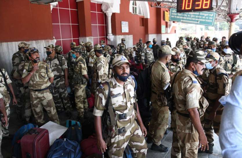 CISF arrives at Central railway station ahead of upcoming Assembly elections in TamilNadu तमिलनाडु पहुंचने लगे सीआईएसएफ बलों के जवान, 45 कंपनियां चुनाव पूर्व ड्यूटी में लगाई जाएंगी