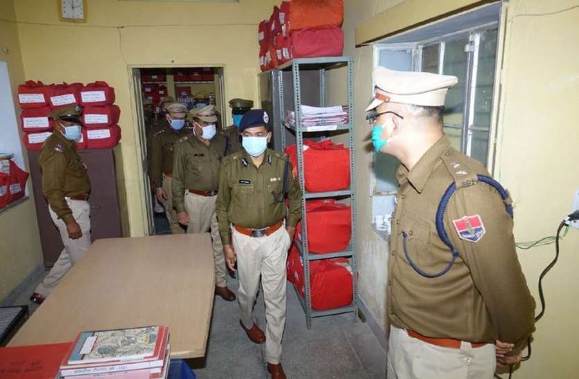 आईजी मानव अधिकार दौसा दौरे पर, कहा: हर महकमे में होती है सुधार की गुंजाइश आईजी मानव अधिकार दौसा दौरे पर, कहा: हर महकमे में होती है सुधार की गुंजाइश