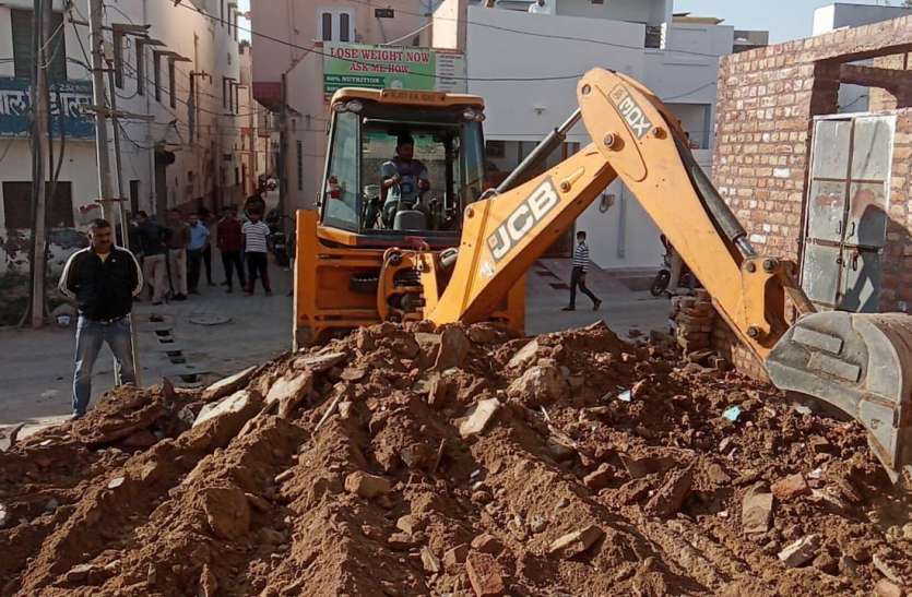 नगर निगम ने हटाए अतिक्रमण नगर निगम ने हटाए अतिक्रमण