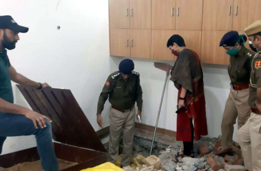 a1.jpg डेढ़ माह पहले 87 लाख का मकान खरीदा, फिर 15 फीट गहरी सुरंग बना भारी मात्रा में चांदी चुरा ले गए