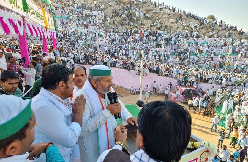 rakesh tikait kisan mahapanchayat in rajasthan against farm bill Rajasthan: महापंचायतों के ज़रिए किसानों की 'ताकत' दिखा रहे टिकैत, जानें आज क्या है इरादा?