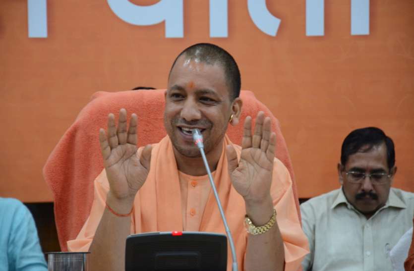 योजना को प्रभावी ढंग से संचालित करने के निर्देश दिये हैं। महिलाओं की सुरक्षा व आत्मसम्मान के प्रति सामाजिक जागरूकता में वृद्धि हो रही है: मुख्यमंत्री