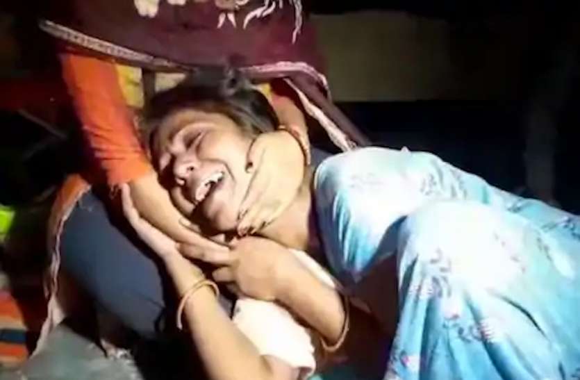 समाजवादी पार्टी के पूर्व सभासद के भाई की गोली मारकर हत्या, पत्नी ने चुनावी रंजिश को बताया वजह समाजवादी पार्टी के पूर्व सभासद के भाई की गोली मारकर हत्या, पत्नी ने चुनावी रंजिश को बताया वजह