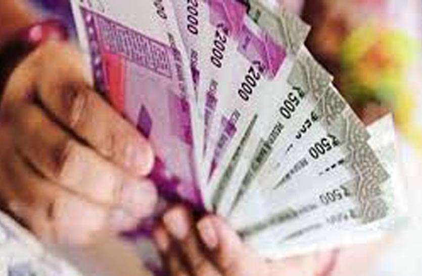 यहां 702 अपात्र लोगों पर गिरेगी गाज, होगी 31.12 लाख रुपए की वसूली यहां 702 अपात्र लोगों पर गिरेगी गाज, होगी 31.12 लाख रुपए की वसूली