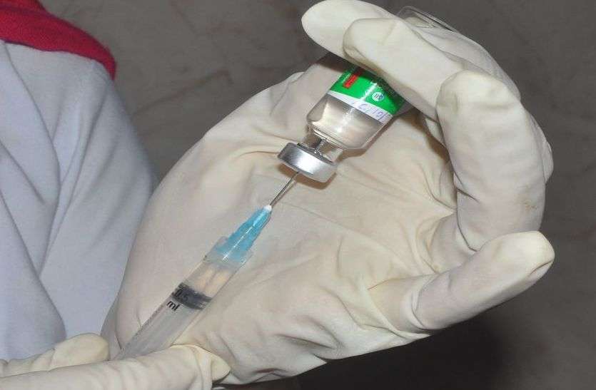 वैक्सीनेशन: तीसरे चरण की तैयारी, 5.47 लाख का होगा टीकाकरण वैक्सीनेशन: तीसरे चरण की तैयारी, 5.47 लाख का होगा टीकाकरण