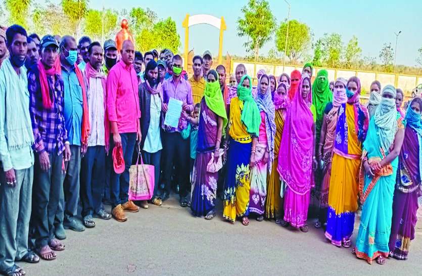छात्र गोवर्धन की मौत का मामला : ग्रामीणों ने नए सिरे से निष्पक्ष जांच और आरोपी की गिरफ्तारी की मांग की छात्र गोवर्धन की मौत का मामला : ग्रामीणों ने नए सिरे से निष्पक्ष जांच और आरोपी की गिरफ्तारी की मांग की