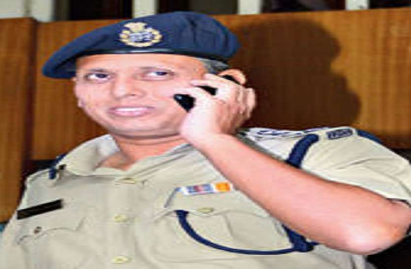 बंगाल : आदर्श आचार संहिता लागू होने के साथ आयोग का एक्शन शुरू. हटाए गए एडीजी कानून-व्यवस्था जावेद शमीम बंगाल : आदर्श आचार संहिता लागू होने के साथ आयोग का एक्शन शुरू. हटाए गए एडीजी कानून-व्यवस्था जावेद शमीम