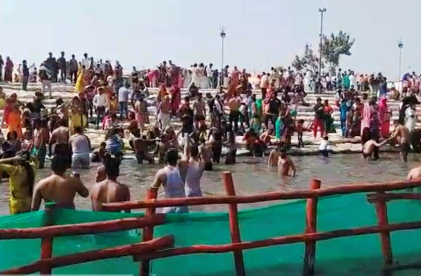 kumbh 2021 कुम्भ 2021: योगी सरकार को संतो की चेतावनी, यमुना जल साफ न होने पर यमुना की रेती से करेंगे दूसरा शाही स्नान