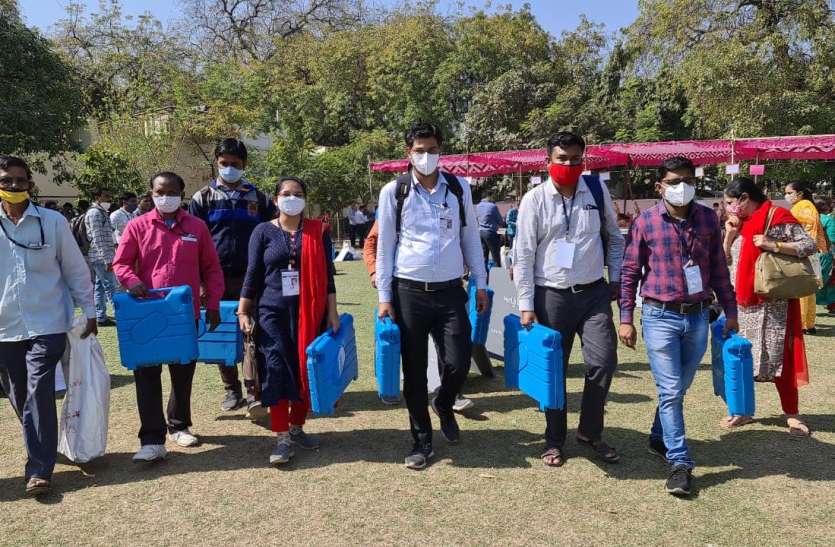 Gujarat: गुजरात में नगरपालिका, जिला, तहसील पंचायतों के लिए मतदान आज Gujarat: गुजरात में नगरपालिका, जिला, तहसील पंचायतों के लिए मतदान आज