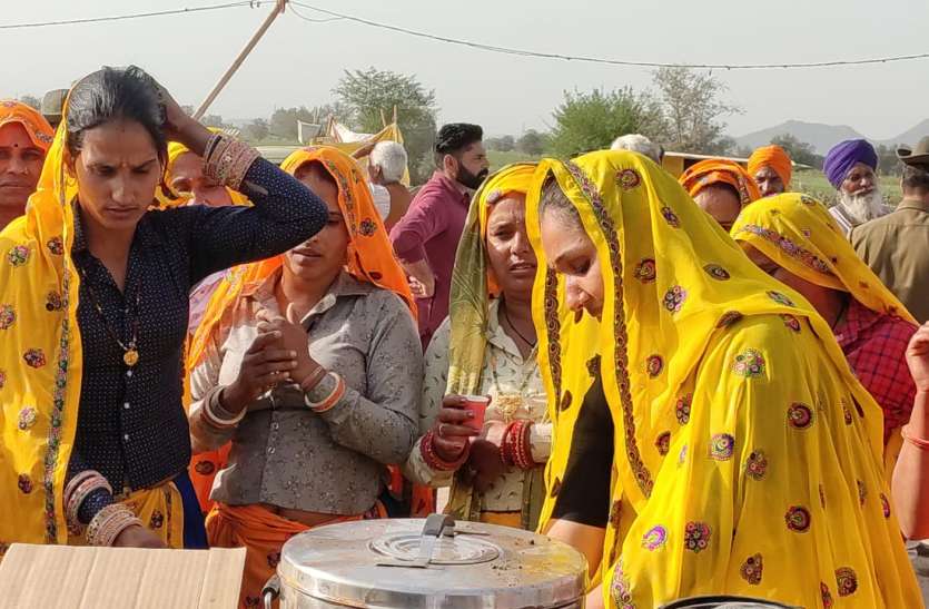 शाहजहांपुर-खेड़ा बॉर्डर पर किसान आंदोलन का 78वां दिन, महिलाओं ने संभाला मोर्चा शाहजहांपुर-खेड़ा बॉर्डर पर किसान आंदोलन का 78वां दिन, महिलाओं ने संभाला मोर्चा