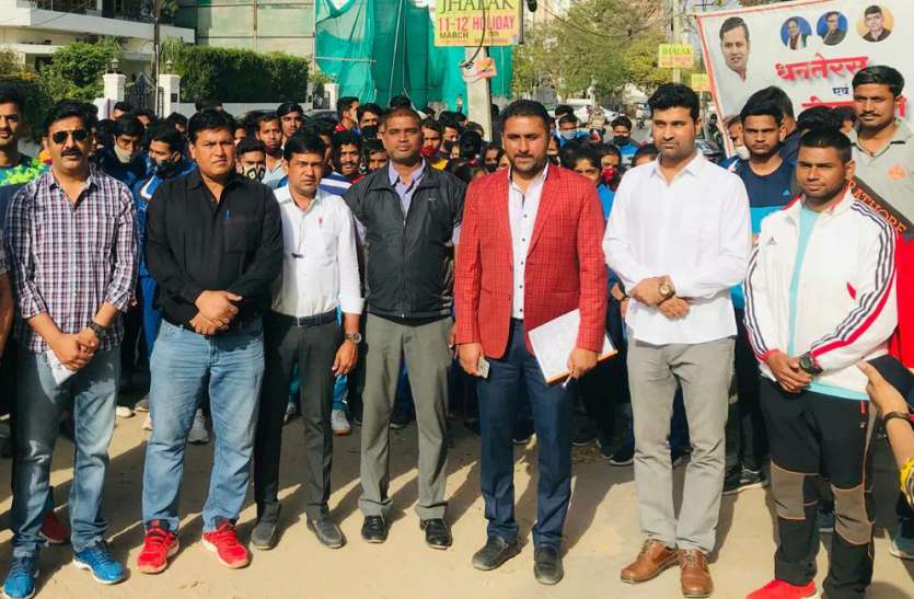 शारीरिक शिक्षकों के रिक्त पद भरने की मांग शारीरिक शिक्षकों के रिक्त पद भरने की मांग