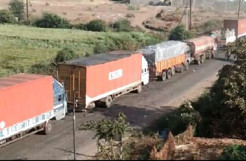 Ministry of Road Transport and Highways लॉकडाउन के चलते केंद्र सरकार का बड़ा फैसला, ड्राइविंग लाइसेंस और वाहनों के दस्तावेज की वैलिडिटी बढ़ाई
