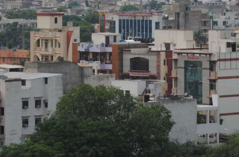 लेबर सेस पर 24 प्रतिशत ब्याज राशि वसूलने से आक्रोश जनता बोली, अधिकारियों की लापरवाही, हम क्यों भुगतें