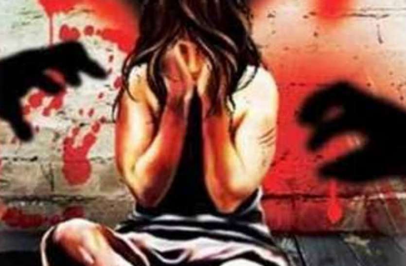फेसबुक फ्रेंड राजवीर का राज तब खुला जब युवती गर्भवती हुई, निकला मो. आरिफ, जाने फिर क्या हुआ फेसबुक फ्रेंड राजवीर का राज तब खुला जब युवती गर्भवती हुई, निकला मो. आरिफ, जाने फिर क्या हुआ
