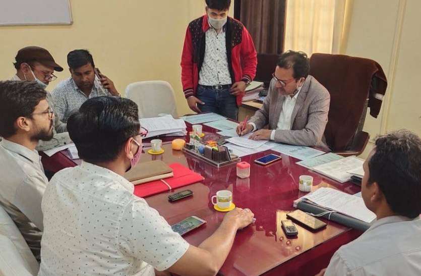 समझौता समिति की बैठक में साढ़े 12 लाख रुपए का किया समायोजन समझौता समिति की बैठक में साढ़े 12 लाख रुपए का किया समायोजन