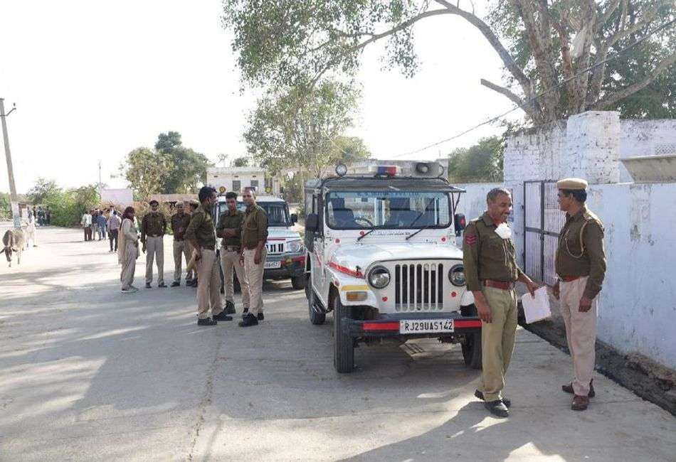 लिव इन रिलेशनशिप में प्रेमी के साथ रह रही लड़की को उठा ले गए परिजन