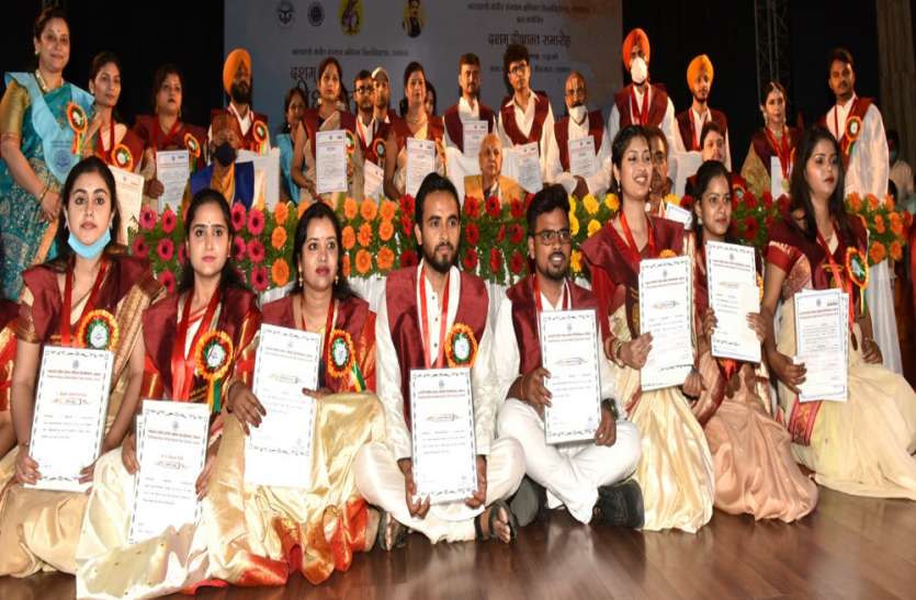बालिकाओं का स्वास्थ्य परीक्षण अत्यन्त आवश्यक है :आनंदीबेन पटेल बालिकाओं का स्वास्थ्य परीक्षण अत्यन्त आवश्यक है :आनंदीबेन पटेल