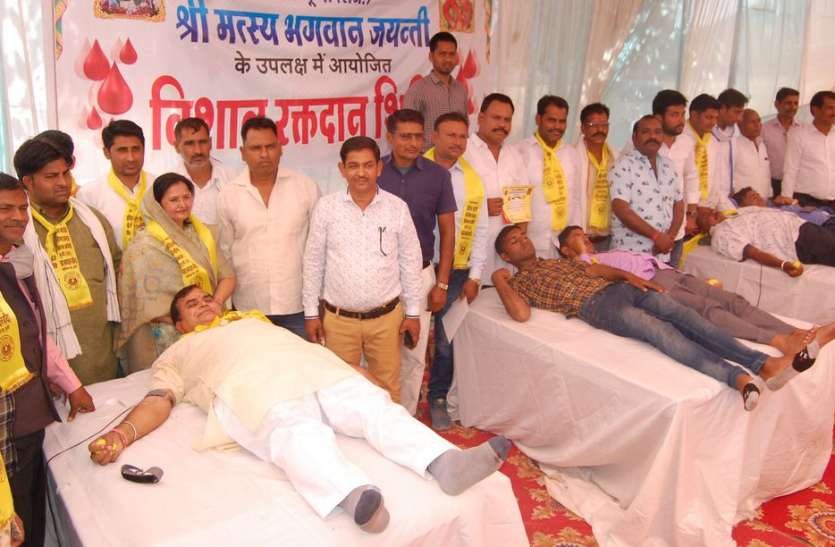 प्रतिभाओं को किया सम्मानित, 101 यूनिट रक्तदान हुआ प्रतिभाओं को किया सम्मानित, 101 यूनिट रक्तदान हुआ