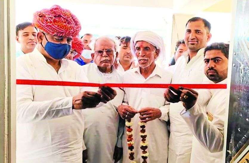 पति ने डायबिटीज में तोड़ा दम तो पत्नी ने गांव के ही अस्पताल में बनवा कर दिया वार्ड पति ने डायबिटीज में तोड़ा दम तो पत्नी ने गांव के ही अस्पताल में बनवा कर दिया वार्ड