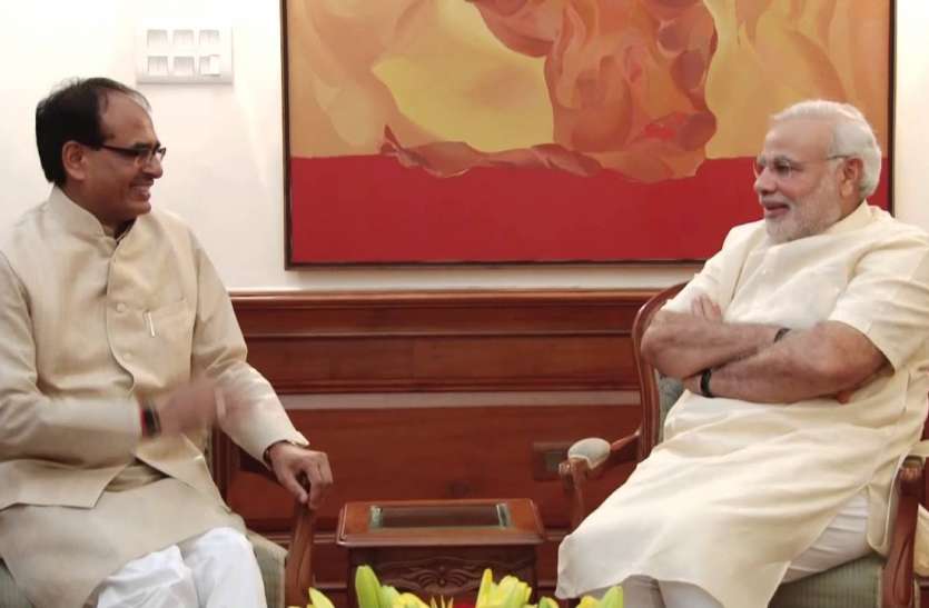 Shivraj Singh on PM Modi Covid vaccination शिवराज सिंह ने आलोचकों पर साधा निशाना, कहा - ‘मोदी जी ने अपना नंबर आने पर ही लगवाई वैक्सीन’