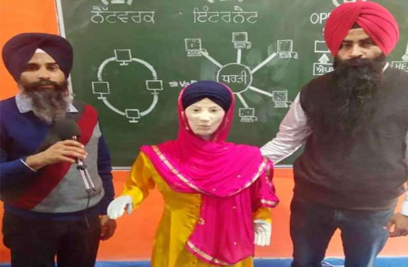 sarbans-kaur जालंधर के टीचर ने बनाया पंजाबी बोलने वाला रोबोट, पत्नी की आवाज में देता है जवाब