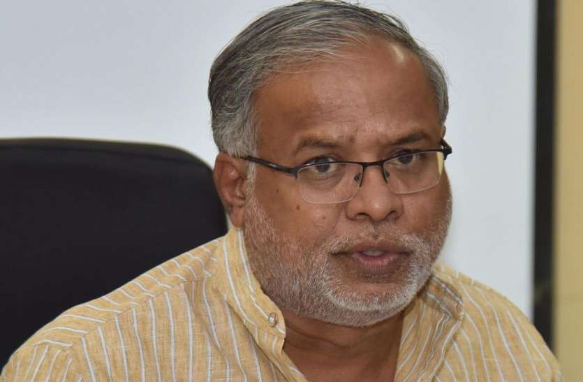 पता नहीं पूरी तरह कब से खुलेंगे स्कूल: शिक्षा मंत्री पता नहीं पूरी तरह कब से खुलेंगे स्कूल: शिक्षा मंत्री