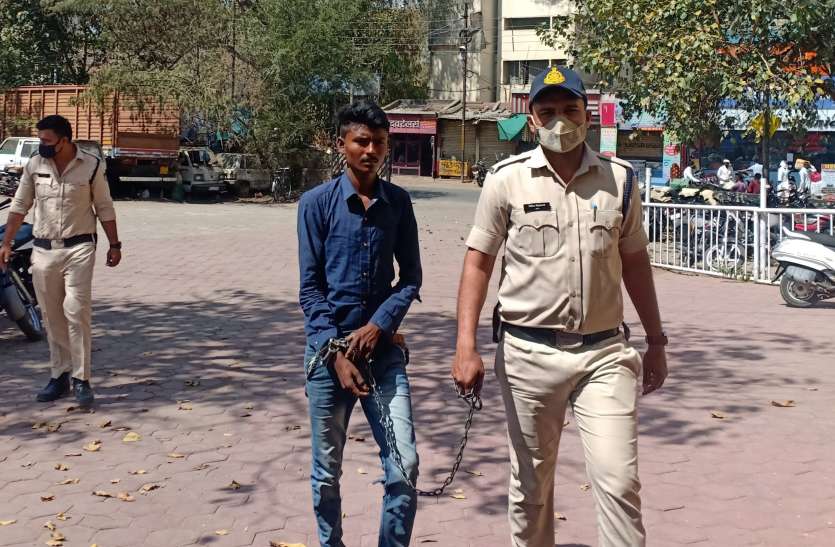 Police arrested absconding prisoner from Burhanpur district खेतों में रहकर मजदूरी कर रहा था फरार सजायाफ्ता कैदी, सिरपुर में दबिश देकर पुलिस ने पकड़ा