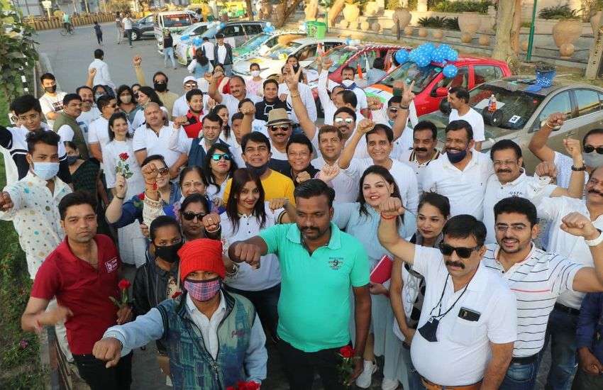 मराठी के शीर्ष कवि कुसुमाग्रज की लिखी रचनाओं की प्रस्तुति देकर उन्हें किया याद