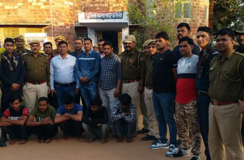 स्मैक तस्करी के आरोप में पांच गिरफ्तार, जब्त की 40 लाख की स्मैक स्मैक तस्करी के आरोप में पांच गिरफ्तार, जब्त की 40 लाख की स्मैक