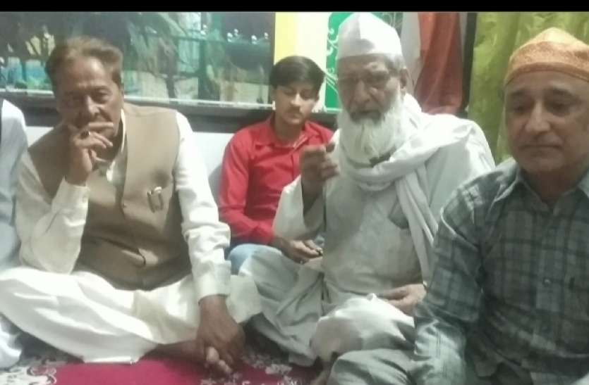 m0102.jpeg 1000 साल पुरानी मजार पर जुटे सूफी कलाकार, एक से बढ़कर एक तराने पेश किए गए