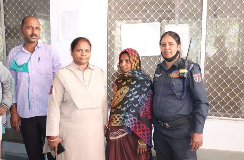 बांसवाड़ा : बेटे की चाह में पांच बेटियों की मां ने किया था अस्पताल से नवजात का अपहरण बांसवाड़ा : बेटे की चाह में पांच बेटियों की मां ने किया था अस्पताल से नवजात का अपहरण