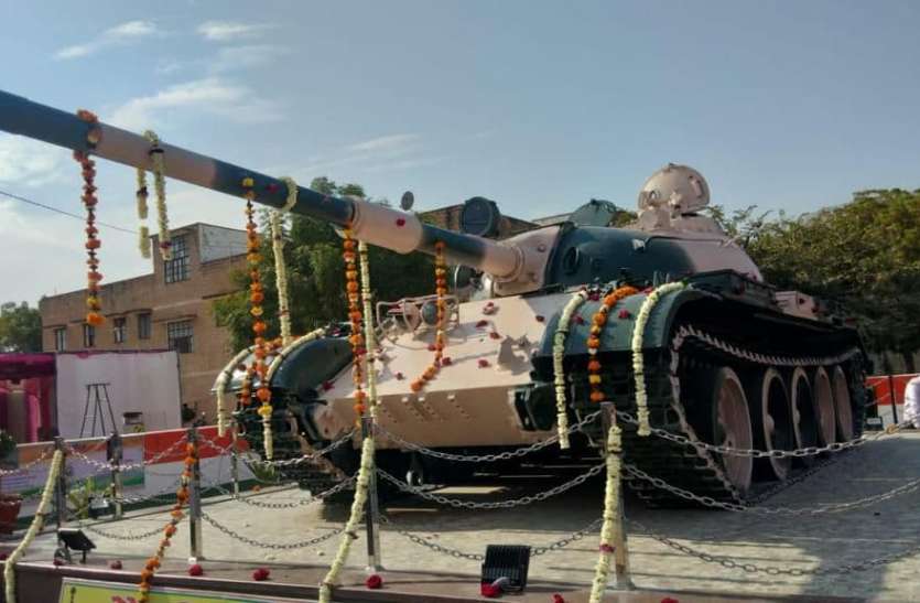 जमीन मिले तो वीरता के तीन स्मारकों को जीने लगेगा थार जमीन मिले तो वीरता के तीन स्मारकों को जीने लगेगा थार