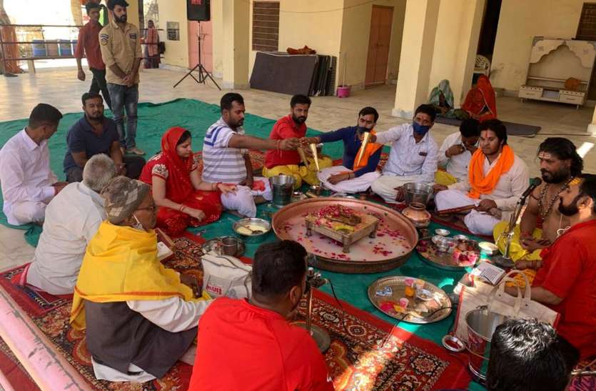 धार्मिक कार्यक्रमों का आयोजन: मनाया प्रतिमा का 10वां पाटोत्सव धार्मिक कार्यक्रमों का आयोजन: मनाया प्रतिमा का 10वां पाटोत्सव