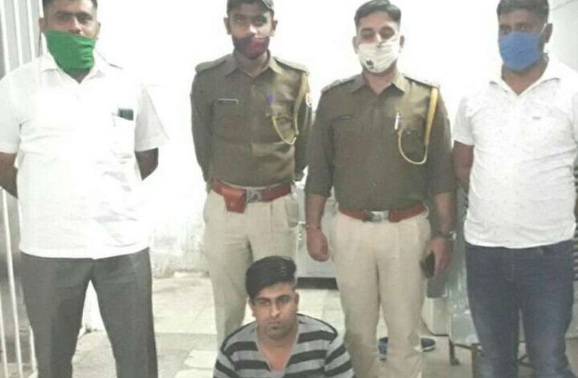 एसयूवी चढ़ाकर हमला करने का वांछित आरोपी गिरफ्तार एसयूवी चढ़ाकर हमला करने का वांछित आरोपी गिरफ्तार