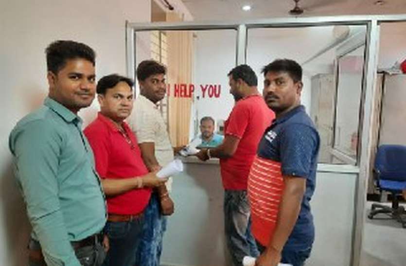 Jhalawar earns Rs 153 crore 39 lakh applying for liquor shops झालावाड़ ने शराब दुकानों के आवेदन से 153 करोड़ 39 लाख रूपए कमाएं