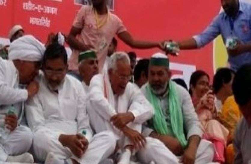 किसान नेता राकेश टिकैत झुंझुनूं पहुंचे किसान नेता राकेश टिकैत झुंझुनूं पहुंचे