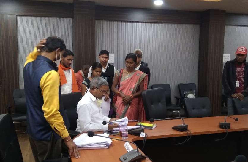 Irregularity in mobilizer recruitment, given first to second in prefer मोबिलाइजर की भर्ती में अनियमितता, वरीयता में प्रथम के बाद दूसरे को दिया मौका