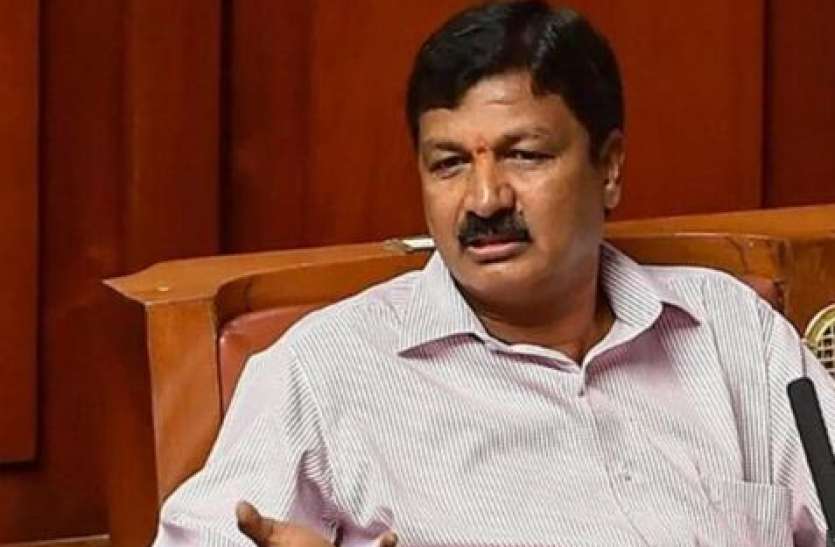 Ramesh Jarkiholi 'सेक्स टेप' मामले में बढ़ी कर्नाटक के मंत्री की मुश्किल, जरकीहोली बोले- ये मेरे खिलाफ राजनीतिक साजिश