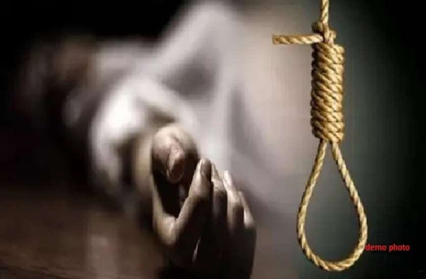 यहां डामर प्लांट में फंदा लगाकर अधेड़ ने की आत्महत्या यहां डामर प्लांट में फंदा लगाकर अधेड़ ने की आत्महत्या