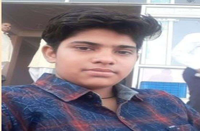 cricket_2.jpg 17 साल तक क्रिकेट का मैच तक नहीं देखा, फिर ऐसा अभ्यास किया कि सीधे राजस्थान टीम में चयन