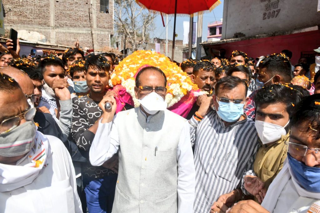Last rites of MP Nandkumar performed in ancestral village Shahpur