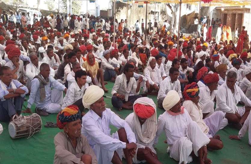 हरिबोल प्रभातफेरी में उमड़े ग्रामीण, जयकारों से धर्ममय हुआ बीजवाड़ हरिबोल प्रभातफेरी में उमड़े ग्रामीण, जयकारों से धर्ममय हुआ बीजवाड़
