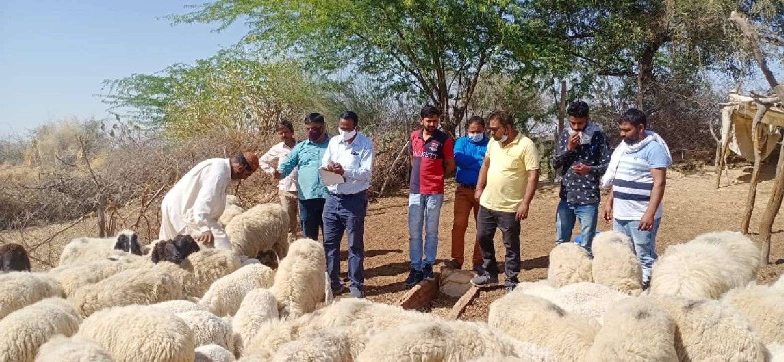 जिम्मेदारों की तंद्रा टूटी, गांव पहुंचा चिकित्सकीय दल