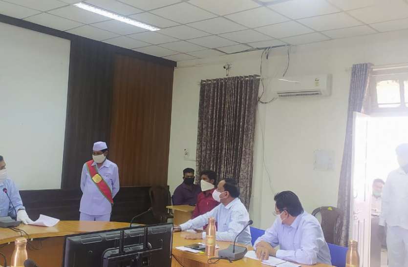 नहरों से सिंचाई के लिए पानी उपलब्ध कराने की गुहार नहरों से सिंचाई के लिए पानी उपलब्ध कराने की गुहार