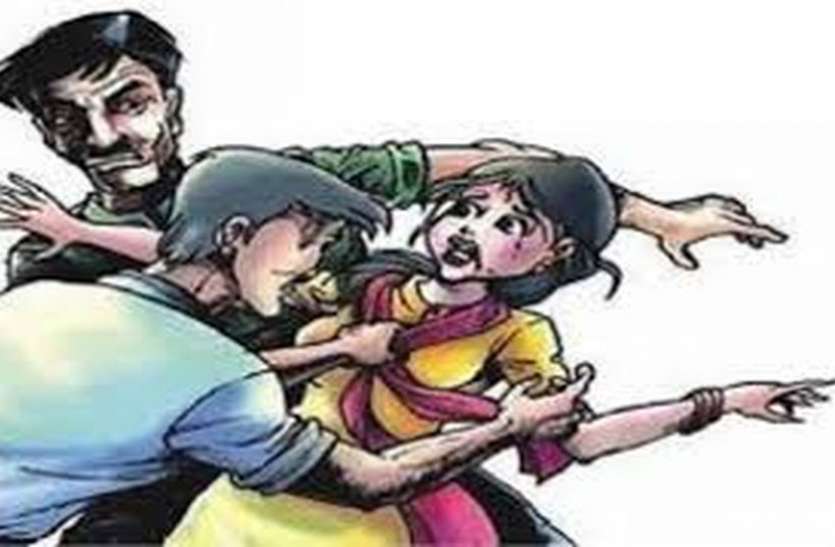 पहले प्रेम विवाह तुड़वाया, युवती फिर पति के पास लौटी तो जबरन ले गए पहले प्रेम विवाह तुड़वाया, युवती फिर पति के पास लौटी तो जबरन ले गए